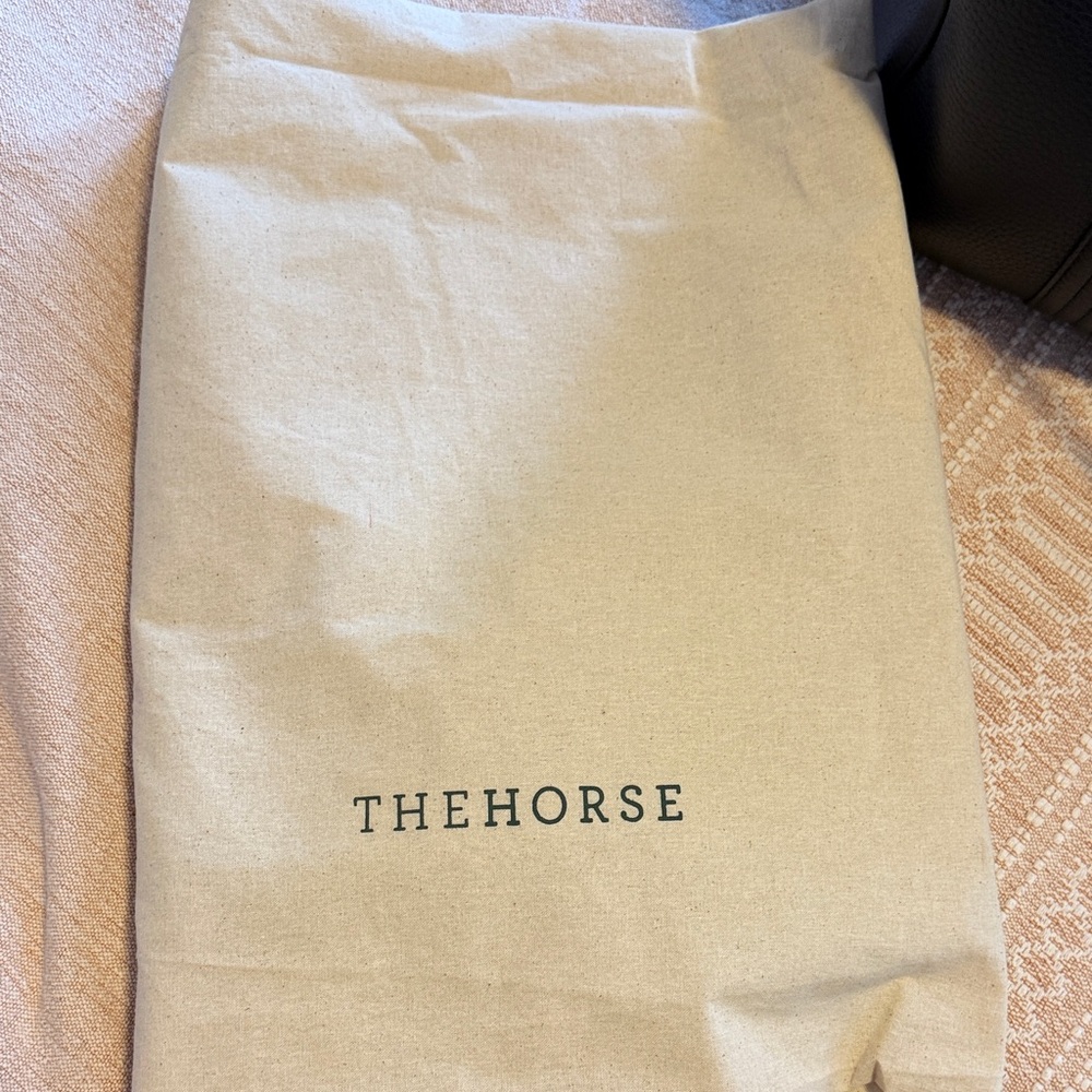 The Horse Aries Duffel Bag in Black Leather - Picture 4 of 4